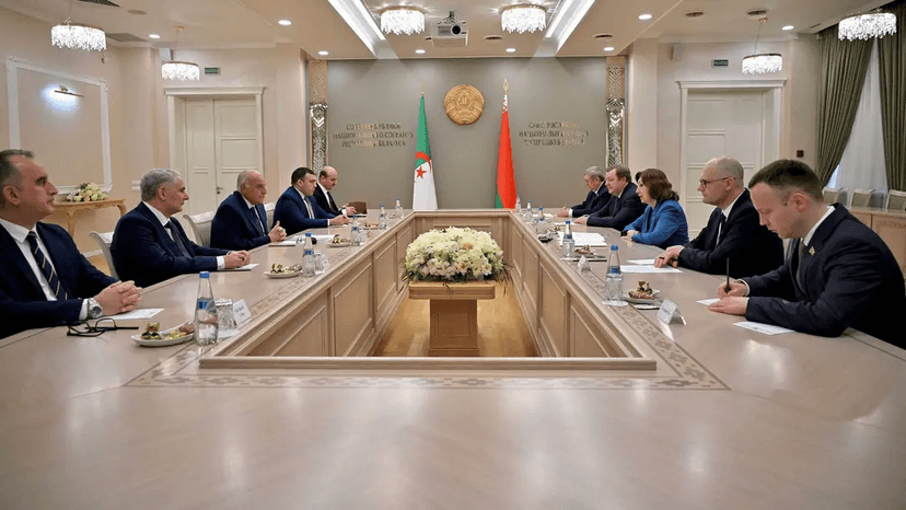 وزير الدولة, وزير الشؤون الخارجية والجالية الوطنية بالخارج والشؤون الإفريقية, السيد أحمد عطاف يستقبل من قبل رئيسة مجلس الجمهورية للجمعية الوطنية البيلاروسية